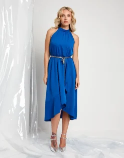 Abito con scollo all'americana e gonna asimmetrica