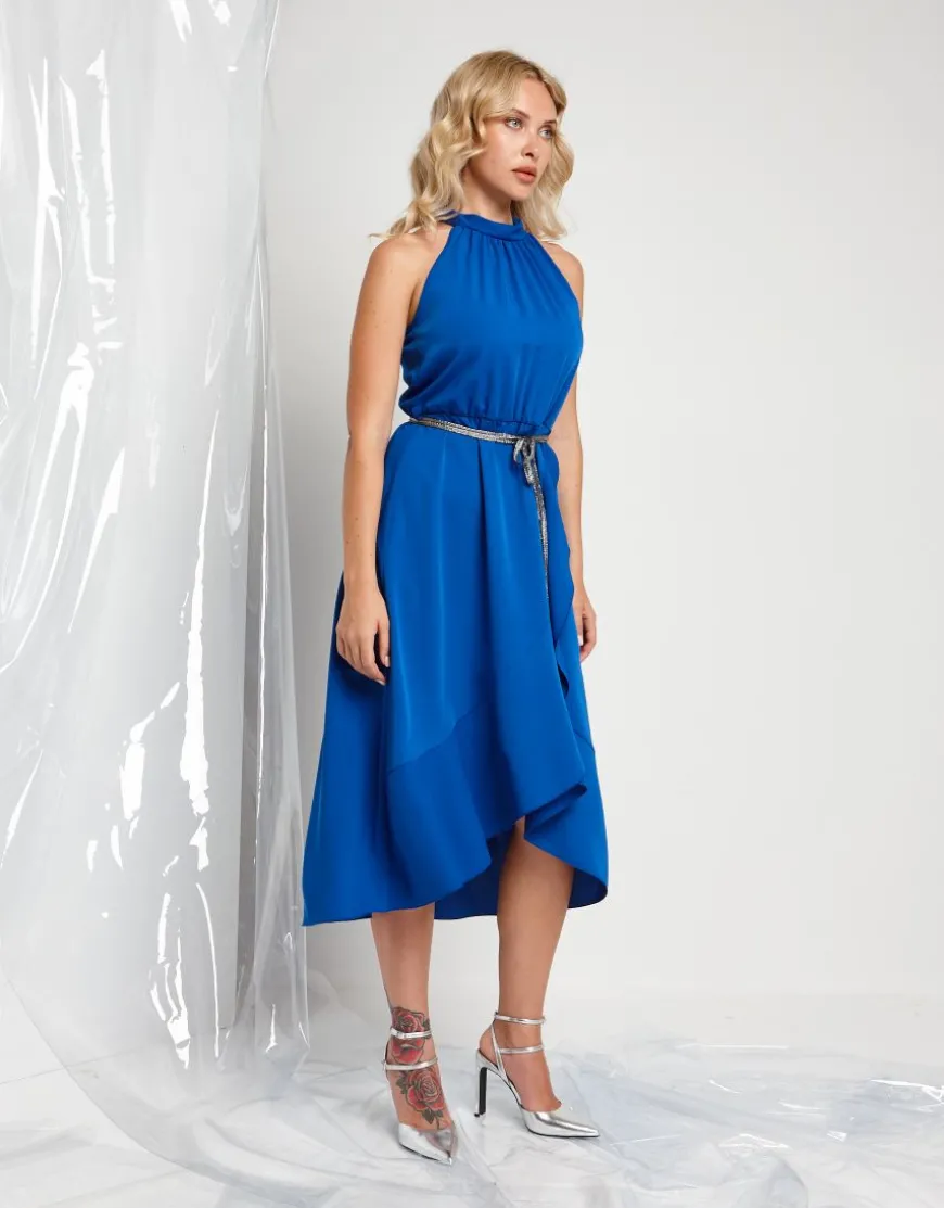 Abito con scollo all'americana e gonna asimmetrica