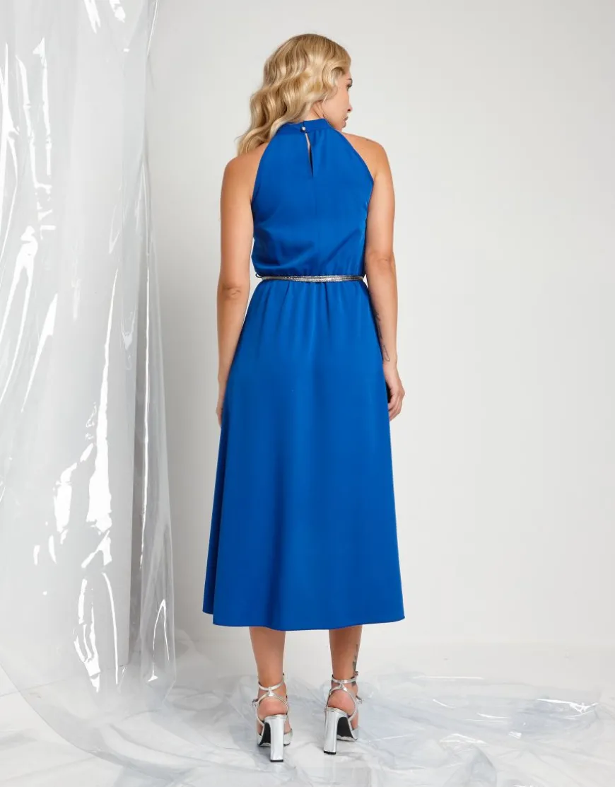 Abito con scollo all'americana e gonna asimmetrica