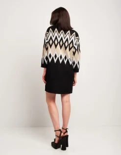 Abito jacquard con disegno geometrico