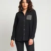 Camicia con bottoni e taschino di borchie