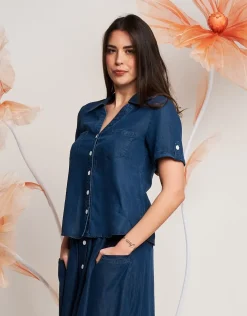 Camicia con risvolti e bottoni a contrasto