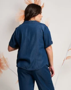 Camicia con risvolto e bottoni a contrasto