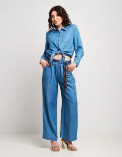 Camicia in denim con colletto e taschine