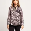 Camicia in raso animalier con applicazione