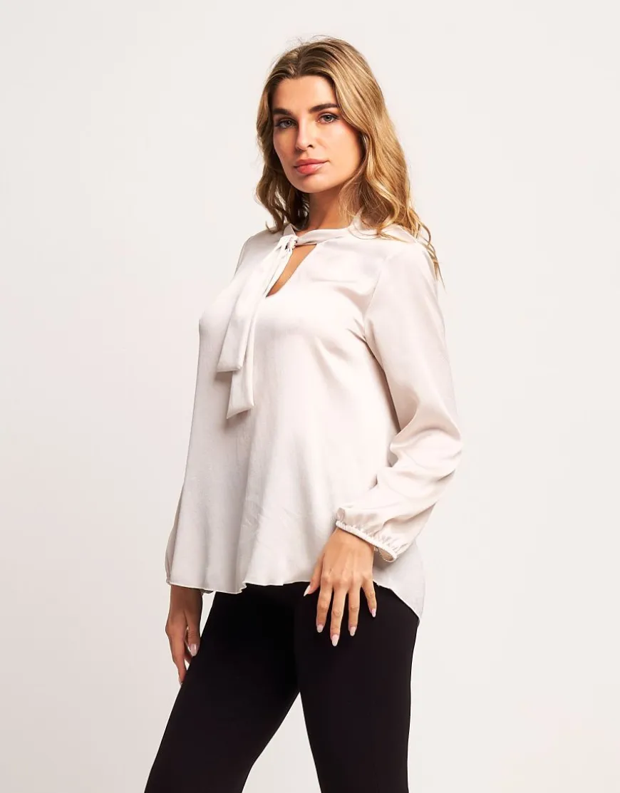 Camicia in raso con cravattina
