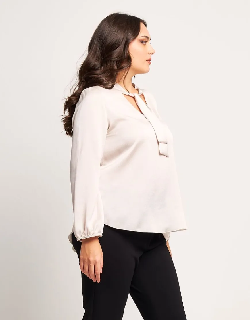Camicia in raso con cravattina