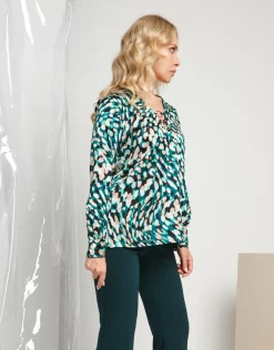 Camicia in raso fantasia verde con anelli