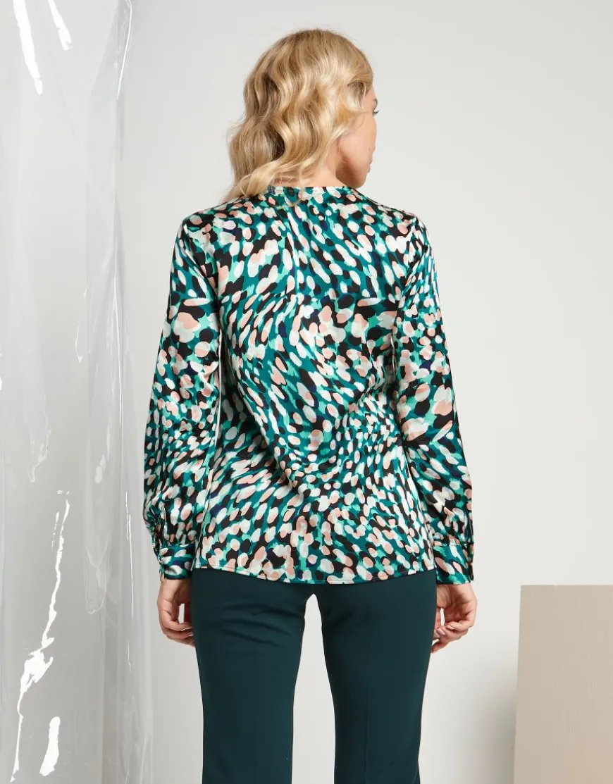 Camicia in raso fantasia verde con anelli