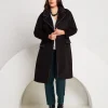 Cappotto con borchie e cintura