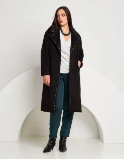 Cappotto con borchie e cintura