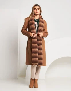 Cappotto con bordura in ecopelliccia e cintura