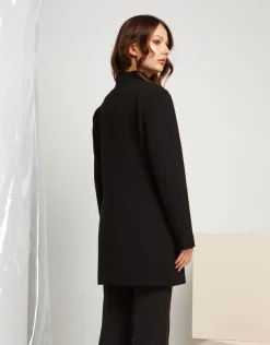 Cappotto con bottoni sulle tasche