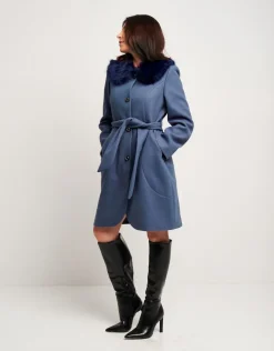 Cappotto con collo in ecopelliccia