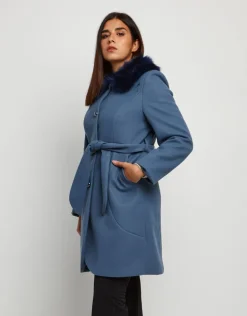 Cappotto con collo in ecopelliccia
