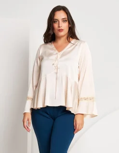 Casacca in raso con pizzo