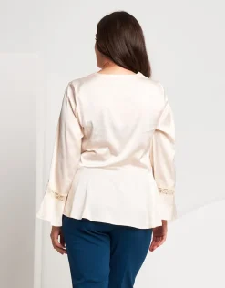 Casacca in raso con pizzo