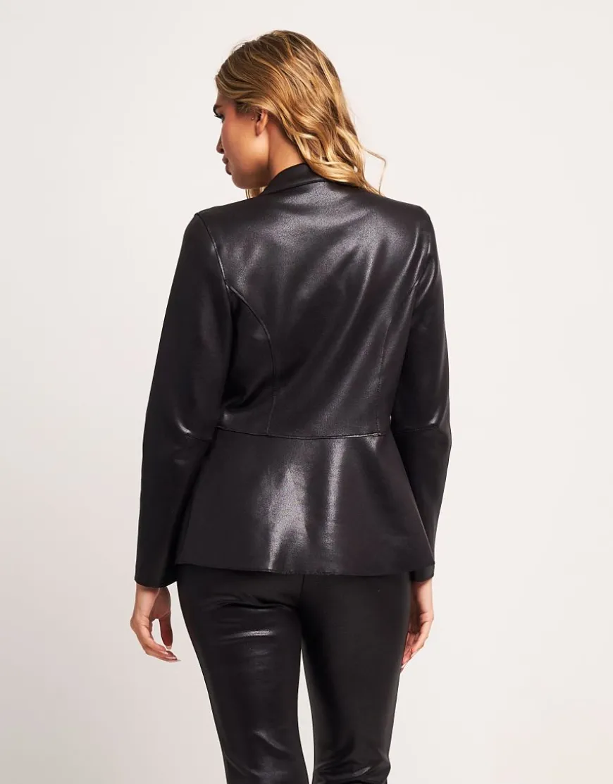 Giacca effetto ecopelle con revers e pattine