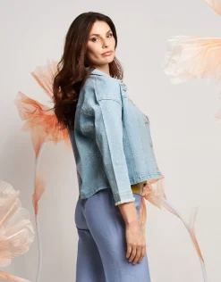 Giubbino in jeans chiaro con strass