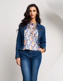Giubbino in jeans con baschina