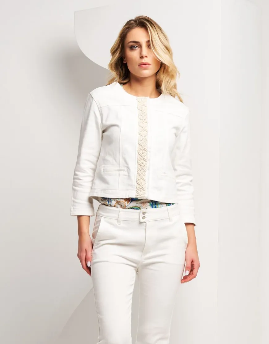 Giubbino in jeans con bordure