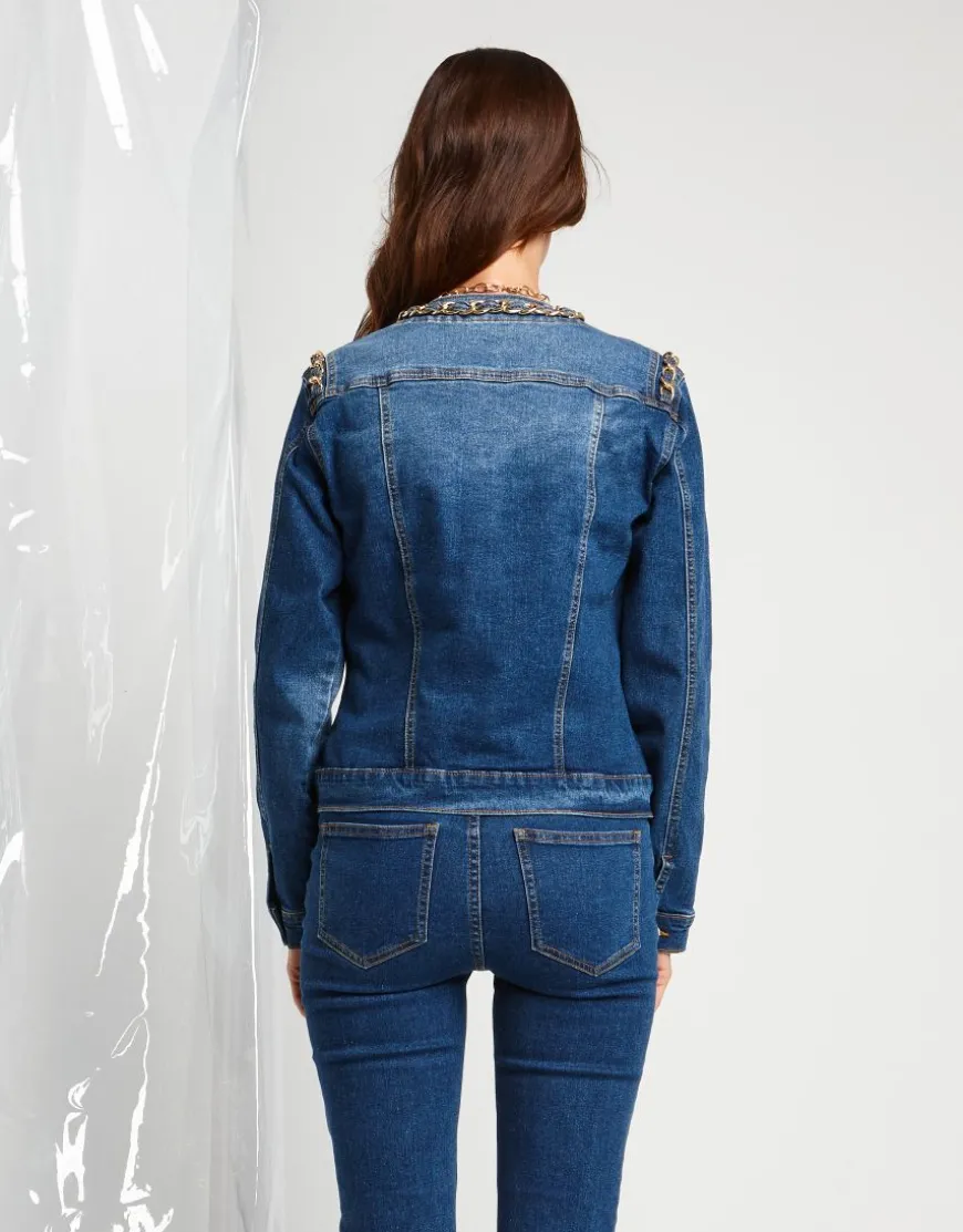 Giubbino in jeans con catene oro
