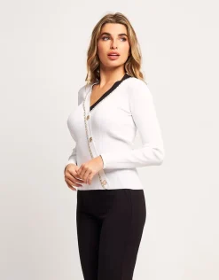Maglia a coste con accessori dorati