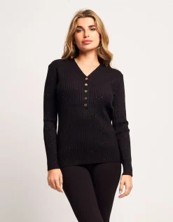 Maglia a coste con bottoni sullo scollo