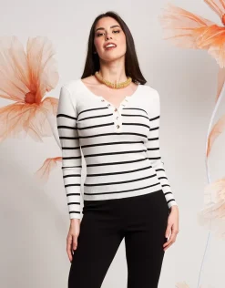 Maglia a coste con chiusura ad anelli