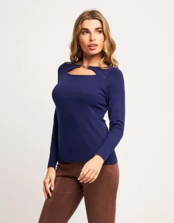 Maglia con apertura e gancino sullo scollo