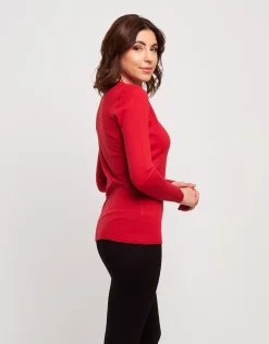Maglia con aperture sullo scollo