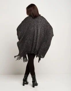 Mantella con perle e frange