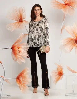 Pantalone a zampa con spacco e pizzo