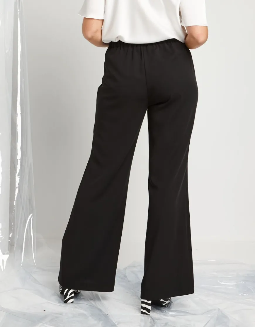 Pantalone ampio in tessuto fluido