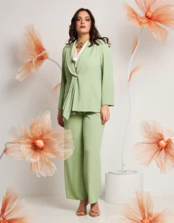Pantalone con dettaglio in vita