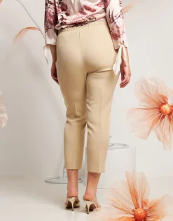 Pantalone con elastico e spacchi