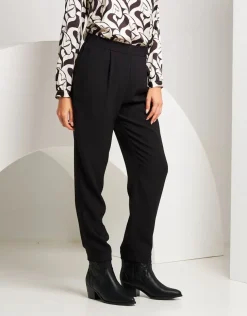 Pantalone con pinces ed elastico