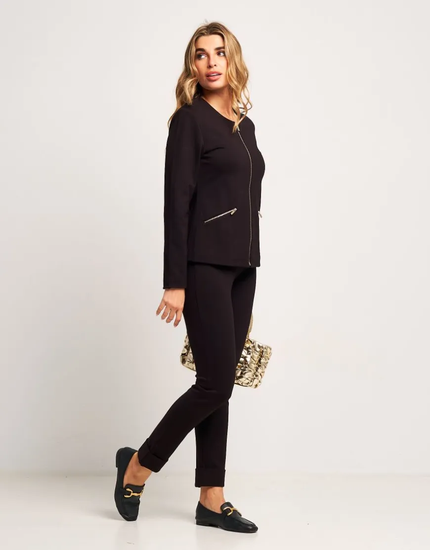 Pantalone con risvolto e bottone oro