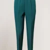 Pantalone con risvolto sul fondo