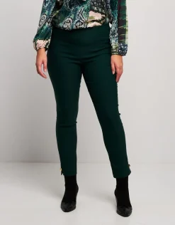 Pantalone con spacchetti e bottone