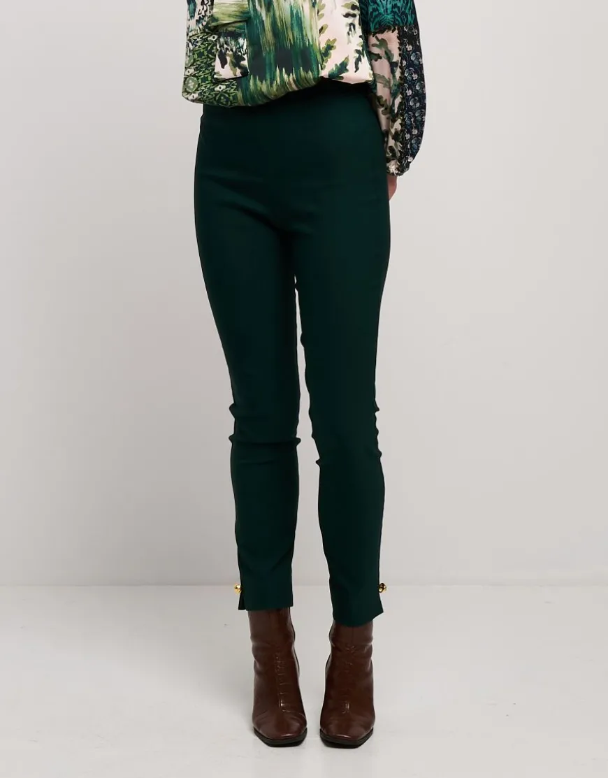 Pantalone con spacchetti e bottone