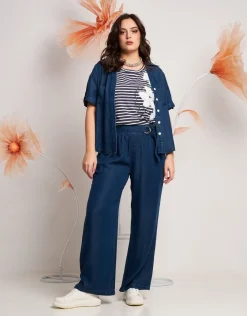 Pantalone con tasche e cintura