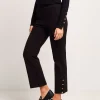 Pantalone cropped con bottoni oro