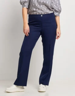 Pantalone dritto con bottone a contrasto