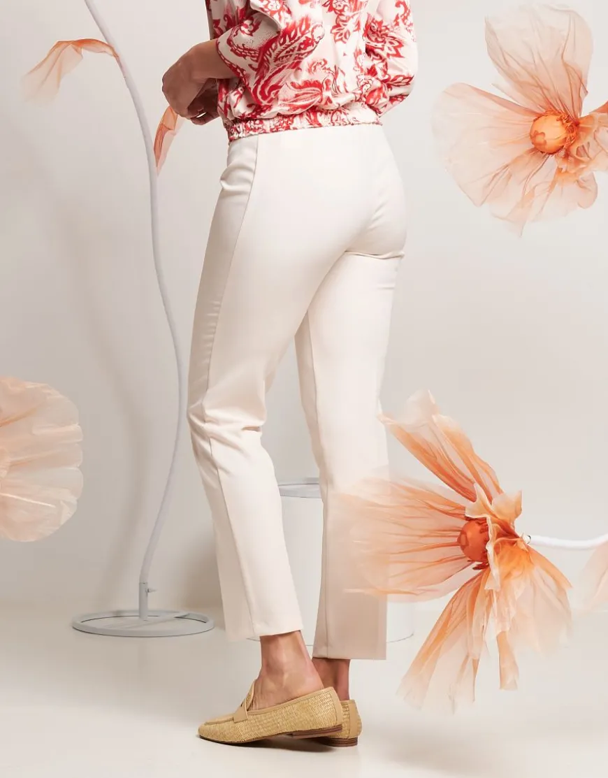Pantalone dritto con elastico posteriore