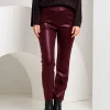 Pantalone effetto ecopelle rubino