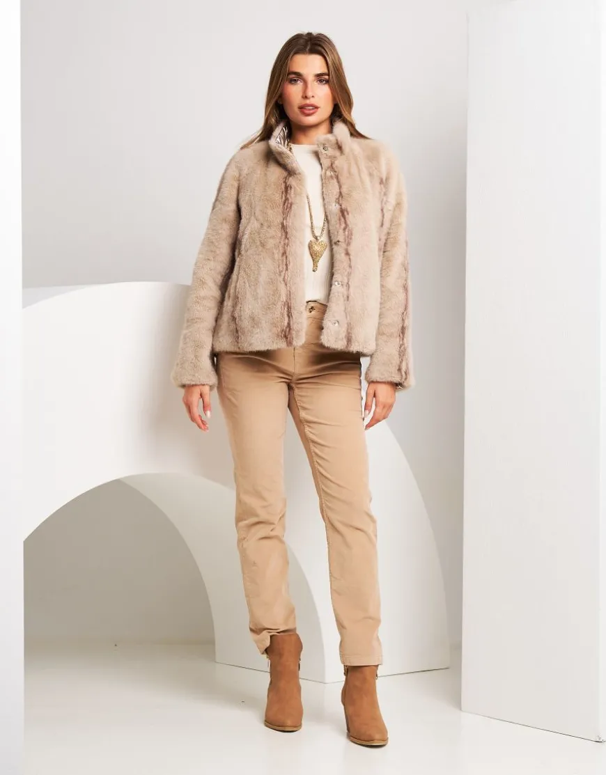 Pantalone in cotone con ricamo e tasche