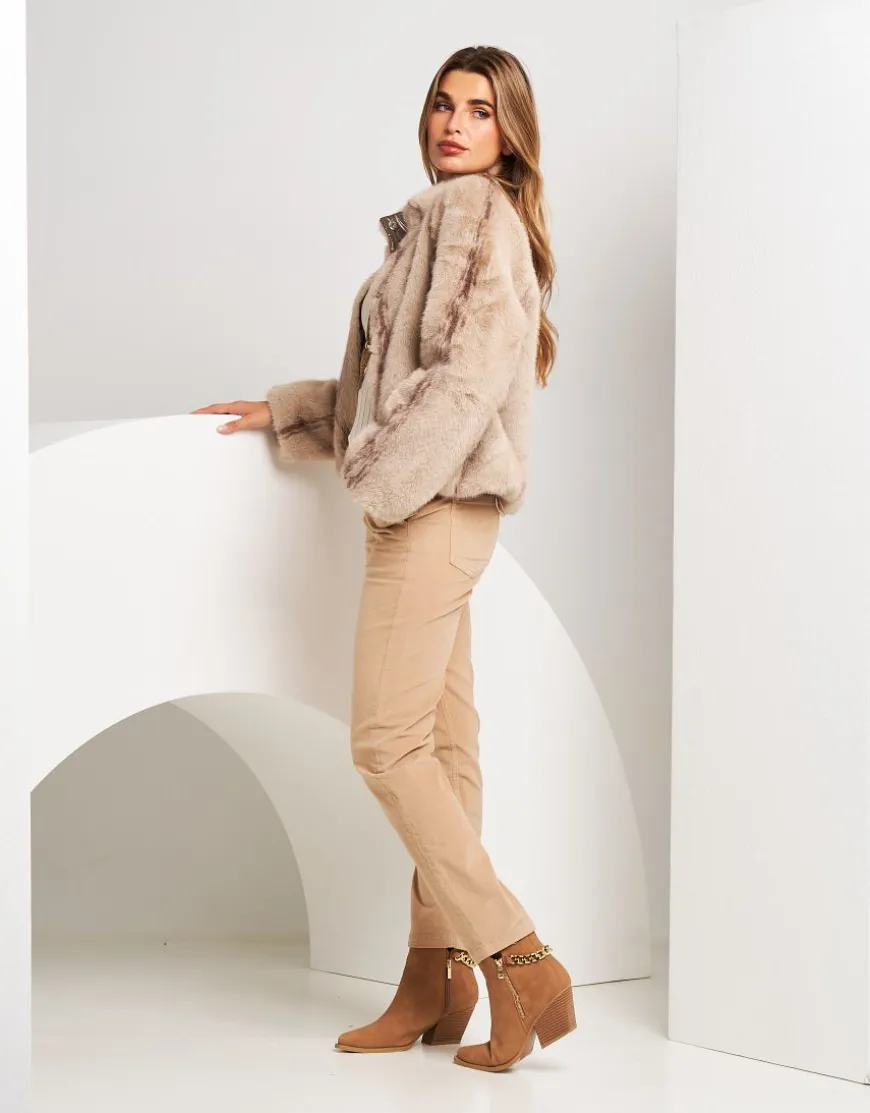 Pantalone in cotone con ricamo e tasche