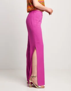 Pantalone in viscosa con spacchi sul fondo
