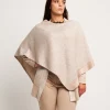 Poncho in maglia con riporti